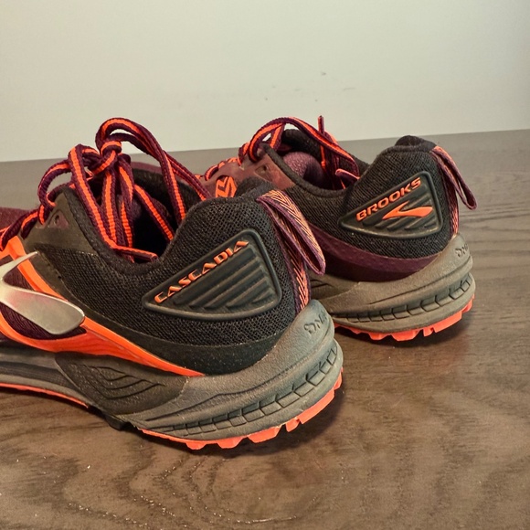 Brooks Cascadia 12 Womens Running Shoes‎ Size 6,5 Purple Orange - Picture 4 of 8